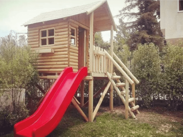Casita de Madera para Niños Mod. Caburgua - Casa Elevada con Tobogán y Escalera